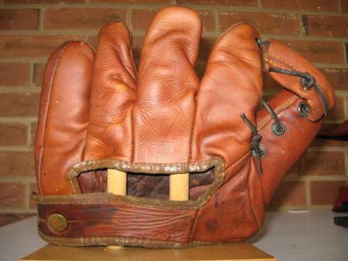 Bill Jurges Wilson 656 Back